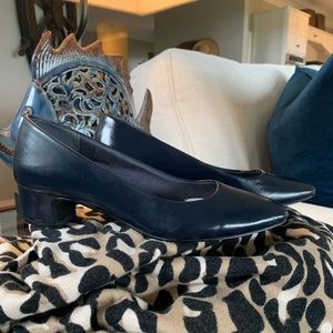 Easy Street Navy Pumps